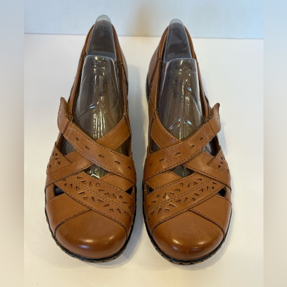 Clarks Ashland Spin Flats brown leather shoes size 8.5 N NWOT